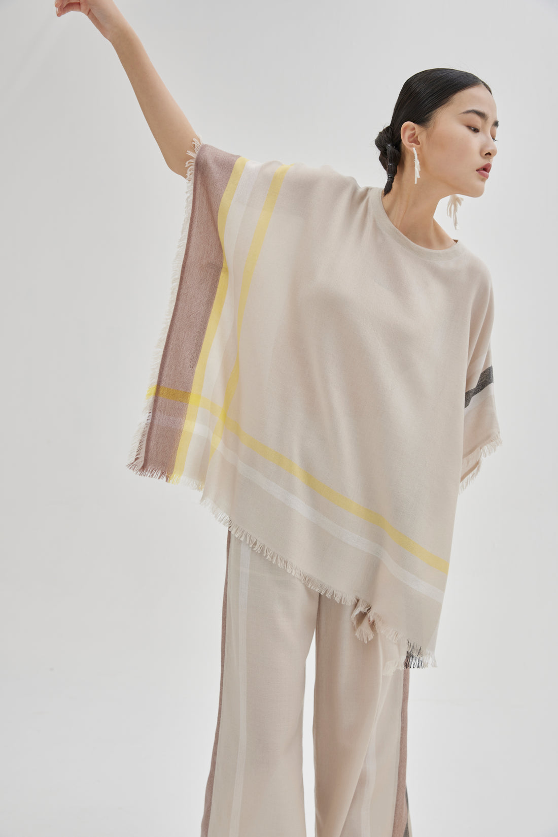 Women's super fine cashmere cape-style crewneck top