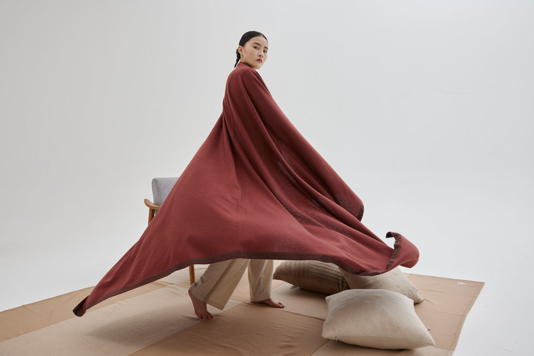 Double-sized cashmere blanket with jersey border