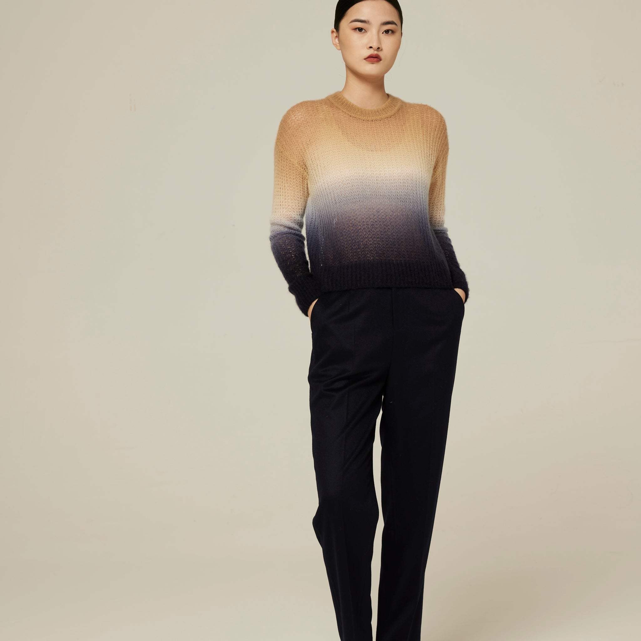 Women's cropped cashmere trousers