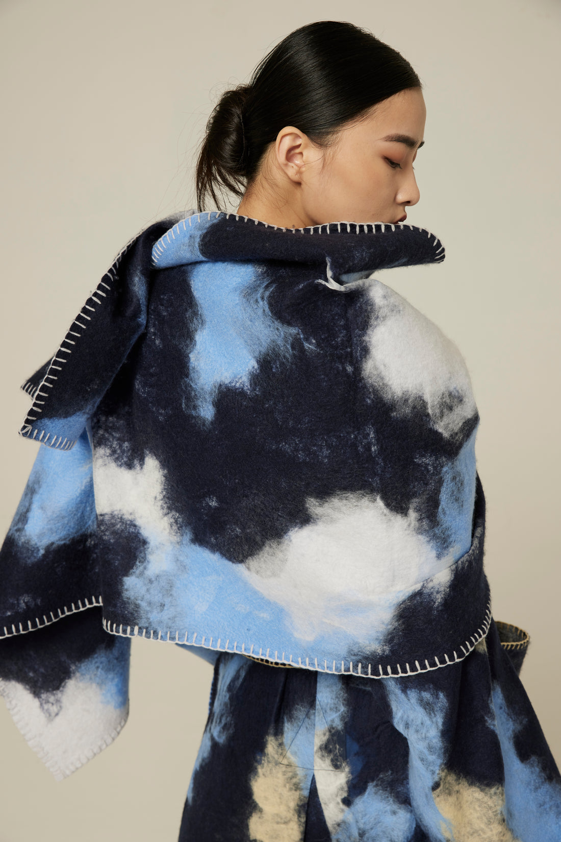 Handcrafted felt scarf joint with cashmere and silk