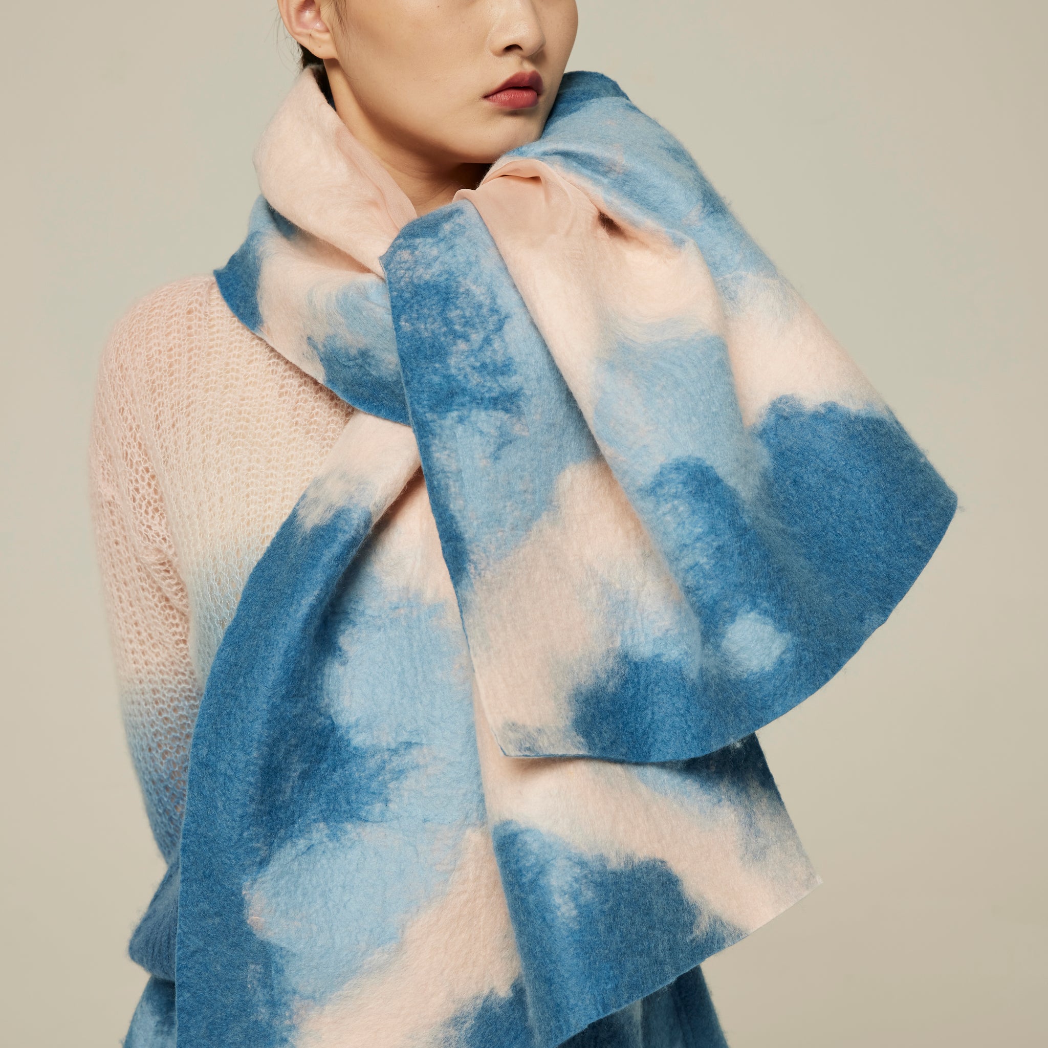 Handcrafted felt shawl joint with cashmere and silk