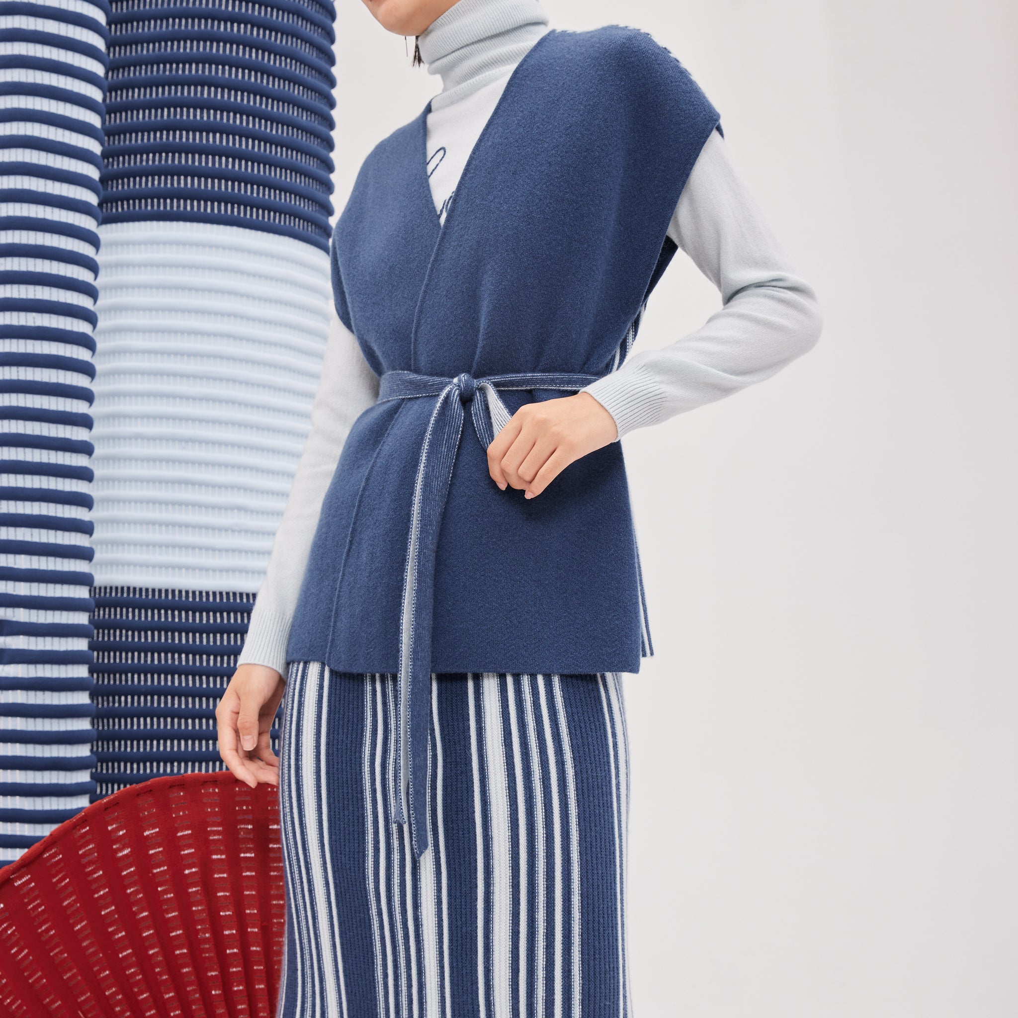 Women's knitted cashmere vest