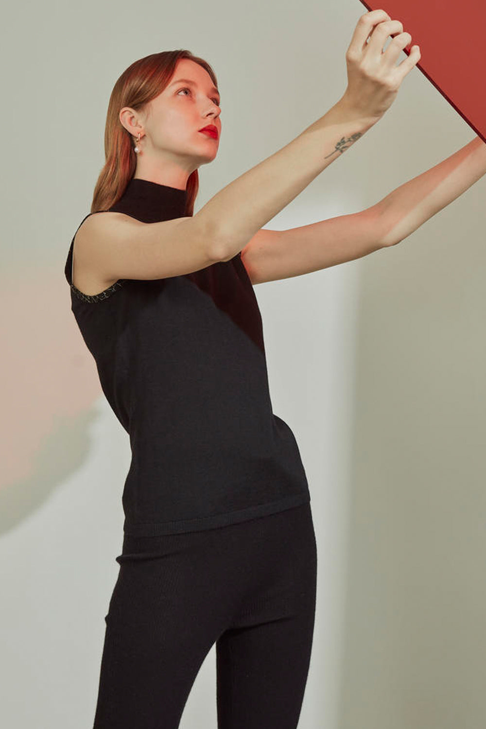 Cashmere turtle neck vest