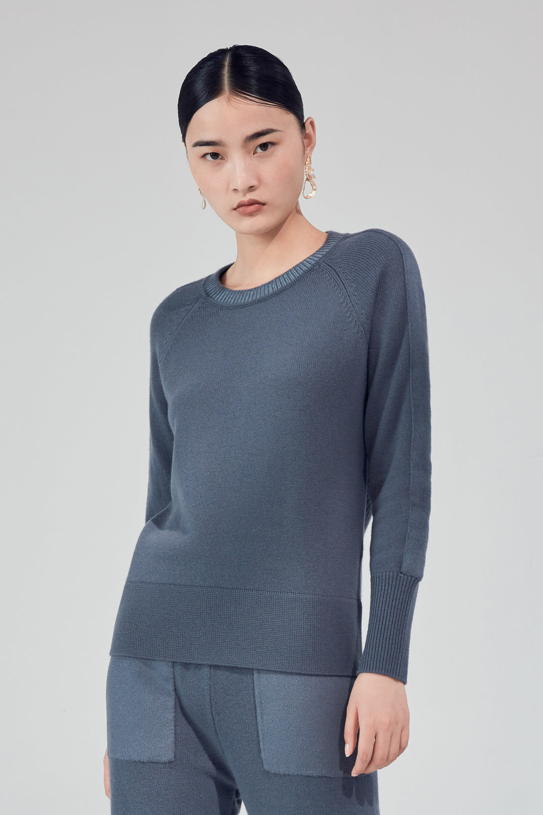 Joint stitch round neck 100% cashmere jumper
